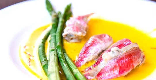 Барабулька со спаржевой фасолью