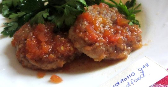Рыбные котлетки в томатной подливке
