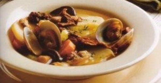Похлебка с моллюсками, грибами, картофелем