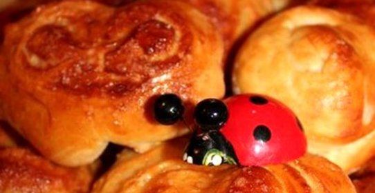 Плюшки сахарные