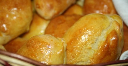 Печеные пирожки с картофелем и маслятами