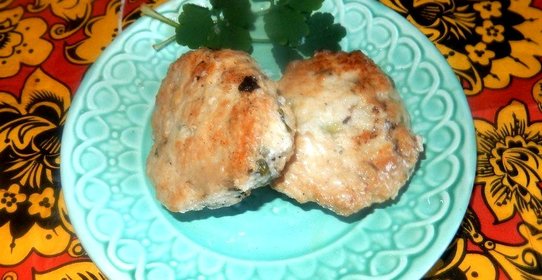 Куриные котлеты с зеленым луком