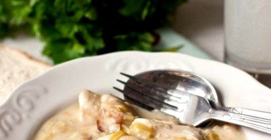 Курица с луком в вине