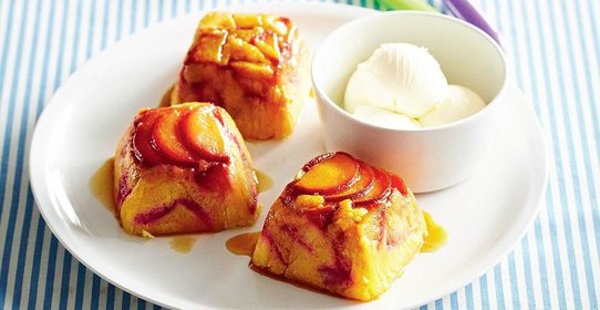 Пудинг со сливами, имбирем и кленовым сиропом