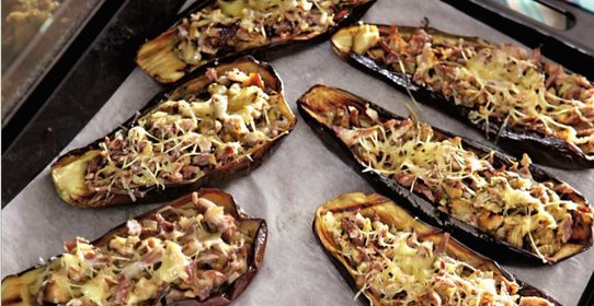 Баклажаны, фаршированные куриными желудками