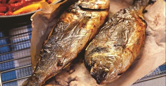 Дорада с начинкой из шпината