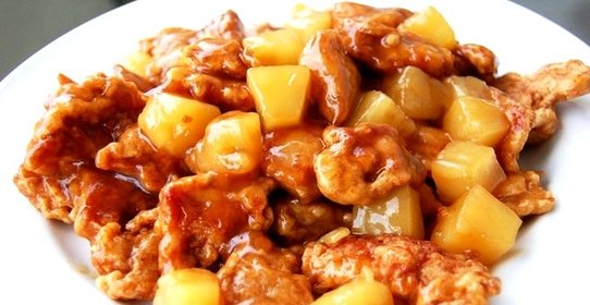 Курица с ананасами