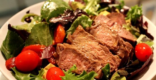 Салат с ростбифом