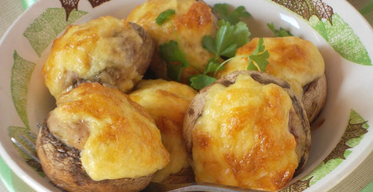 Шампиньоны, фаршированные мясом