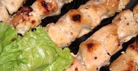 Сочные куриные шашлычки в кефирном маринаде