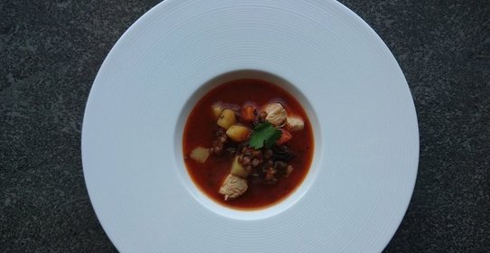 Похлебка с чечевицей и черносливом