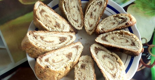 Рогалик с ореховой начинкой