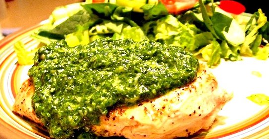 Курица с соусом песто
