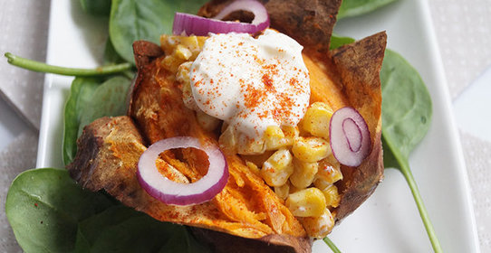 Печеный сладкий картофель с кукурузой