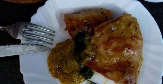 Свинина с соусом из киви