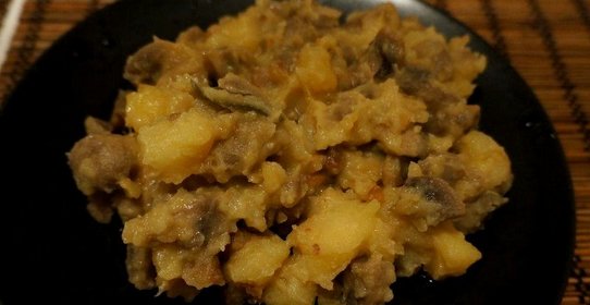 Картофель тушеный с шампиньонами