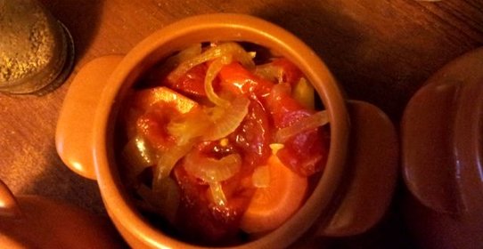 Рыба с баклажанами в горшочках