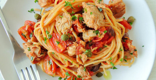 Паста с тунцом и томатами