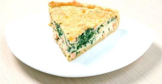 Немецкий пирог с копченым лососем