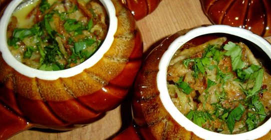 Рыба с овощами в горшочке