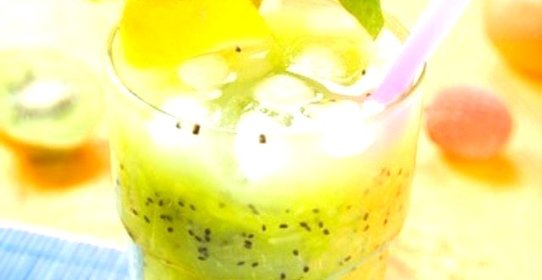 Цитрусовый коктейль с киви и ромом