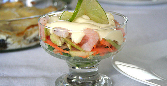 Салат-коктейль из креветок