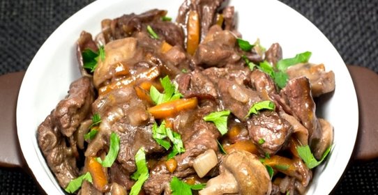 Говядина с шампиньонами в мультиварке