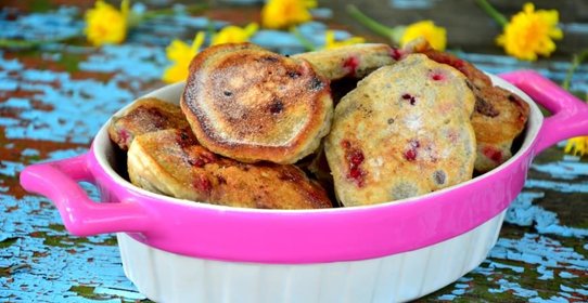 Быстрые оладьи с малиной