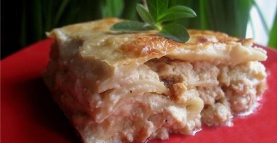 Лазанья с курицей и сливочным соусом