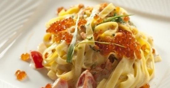 Тальятелле с лососем в сливочном соусе