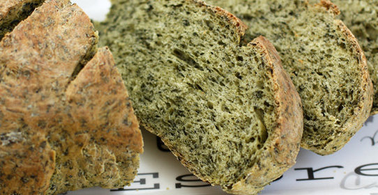 Зеленый хлеб со шпинатом