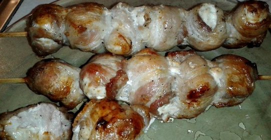 Куриные шашлычки с беконом