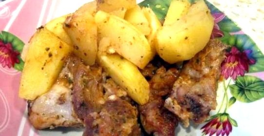 Картошка с ребрышками в рукаве