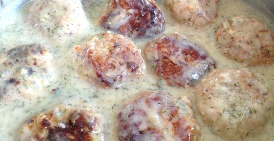 Рыбные котлеты с подливой