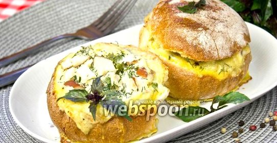 Булочки с копчёной грудкой, яйцом и сыром