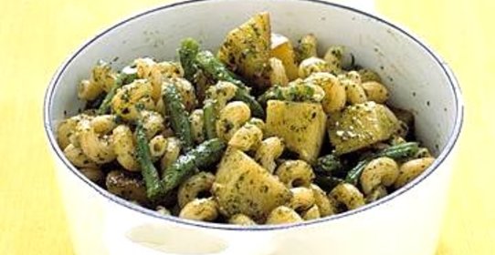 Паста с картофелем и зеленой фасолью