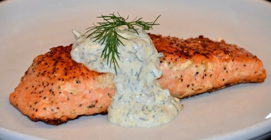 Горбуша под чесночным соусом