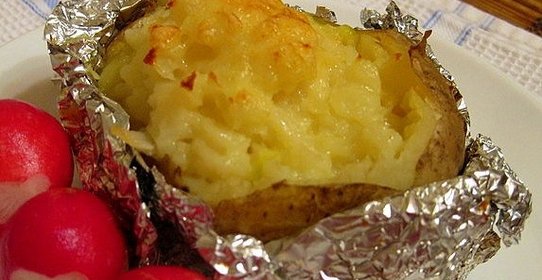 Картофель в фольге с сыром
