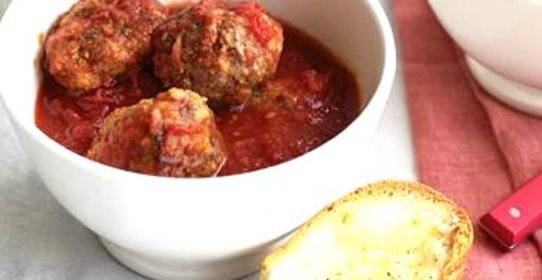 Фрикадельки с чесночным хлебом