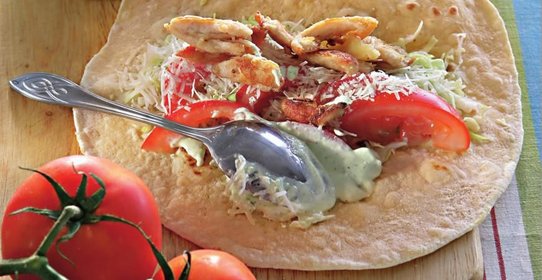 Лепешки с курицей и острым перцем