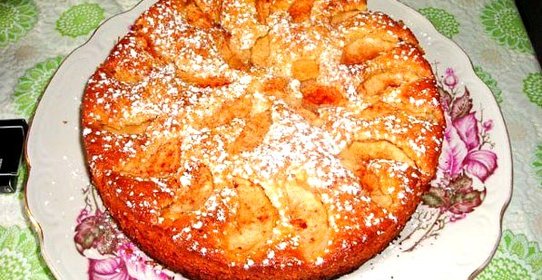 Пирог с яблоками на простокваше