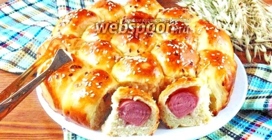 Пирог с сосисками