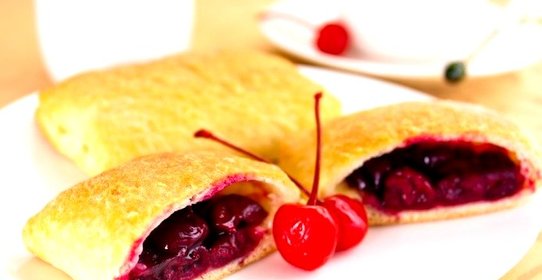 Пирожки с замороженными ягодами