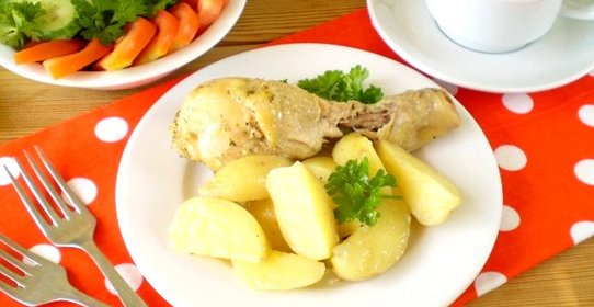 Тушеная картошка с мясом в мультиварке