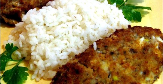 Рыбные котлеты из консервы