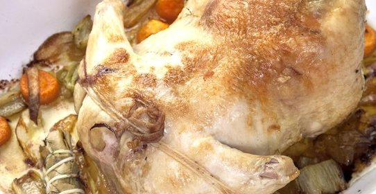 Запеченная курица с овощами