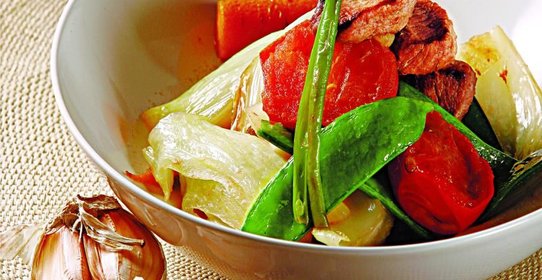 Наварен с ягнятиной и молодыми овощами