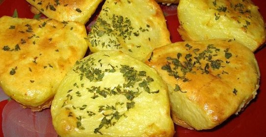 Картошка под майонезом с прованскими травами, запеченная в микроволновке