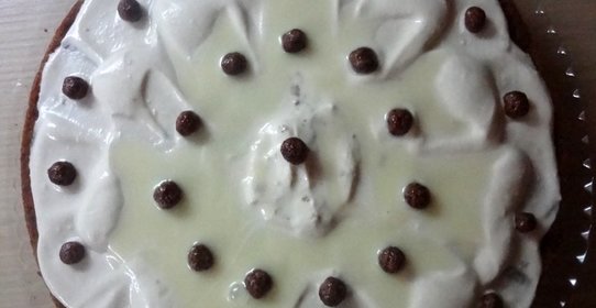 Торт без выпечки из рулетов