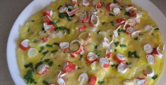 Омлет с крабовыми палочками